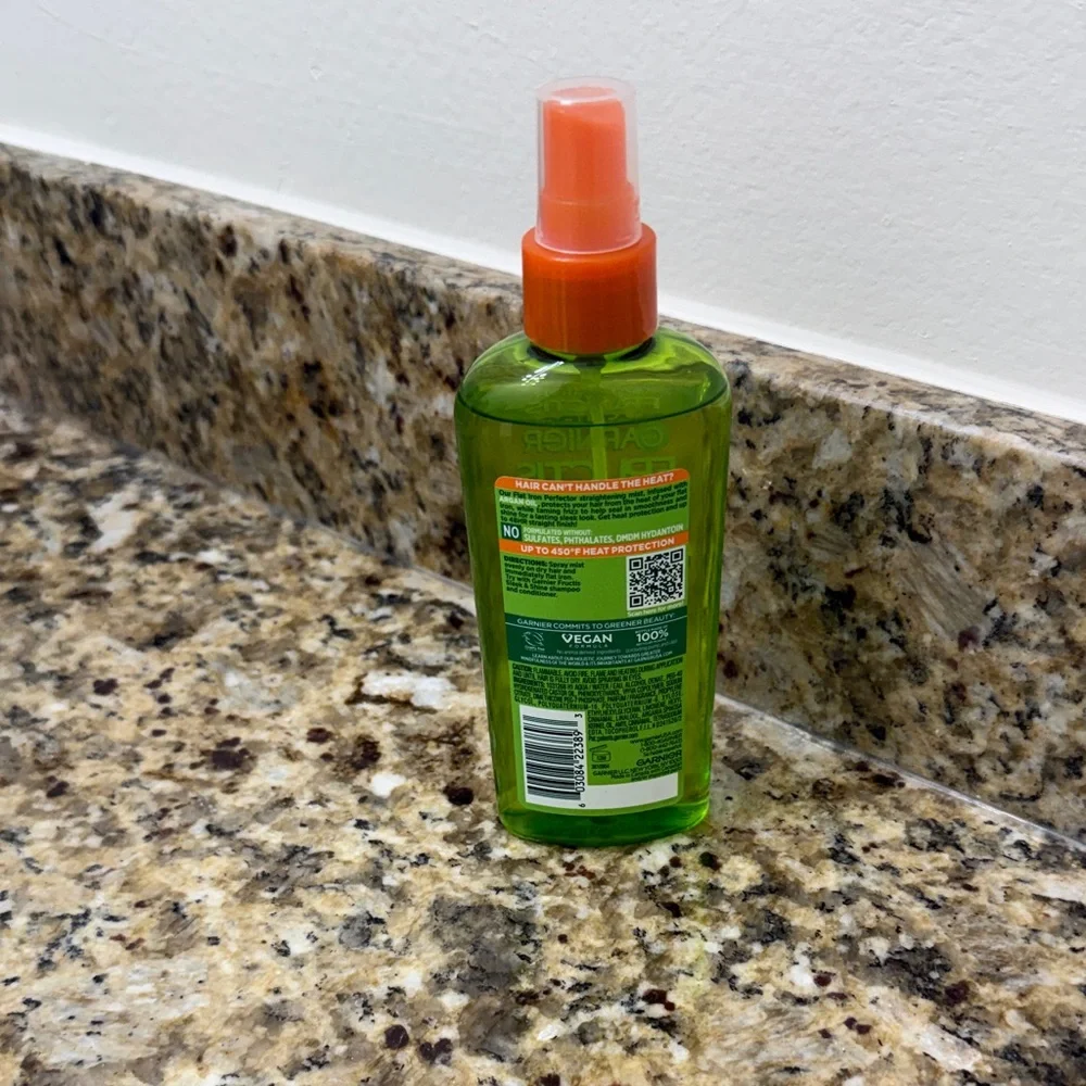 NWT Garnier Fructis Flat Iron Perfector Straightening Mist